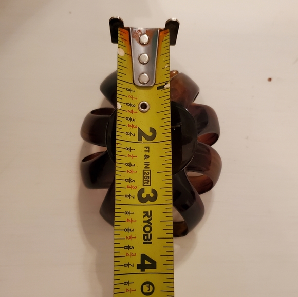 4 Hair Claw Clips - Picture 9 of 10